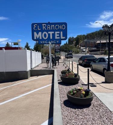 El Rancho Motel