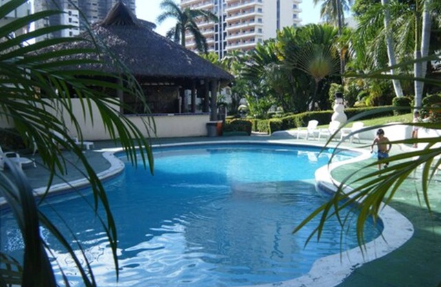 El Tropicano