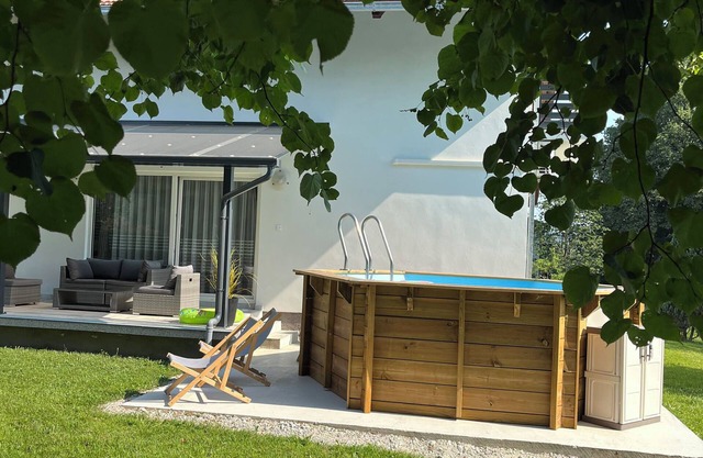Elbe Holiday in Croatia. cozy house with pool and piano
