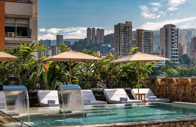 Elcielo Hotel & Restaurant