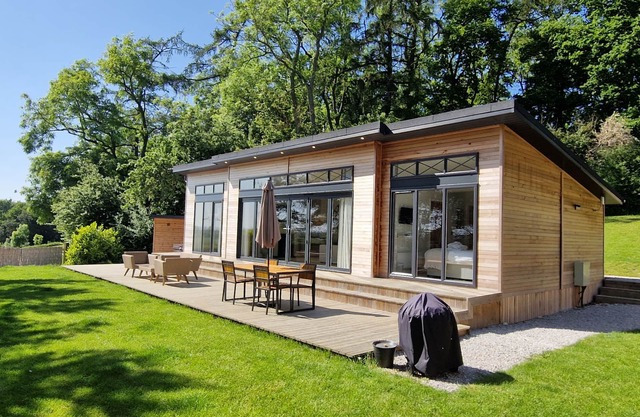 Elderberry Lodge | sleeps 4 - Hot Tub, Dog Friendly - 5* Gold Award