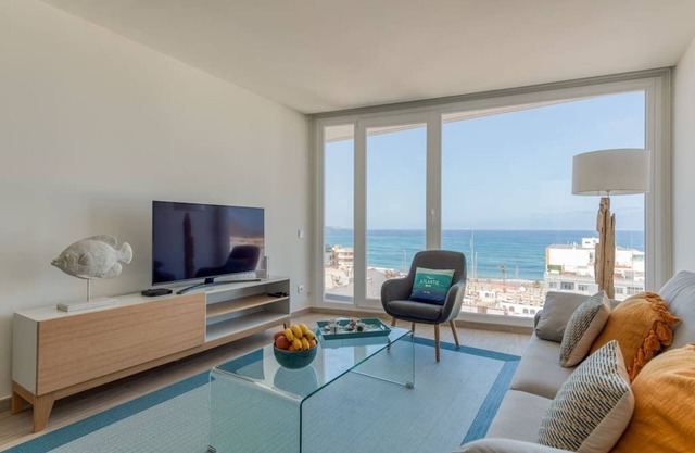 Elegant living with views of Las Canteras (VV)