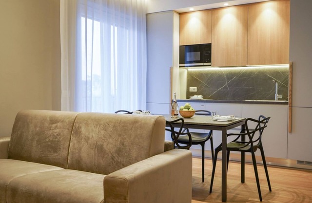 Eleanto Apartment a stone's throw from the sea