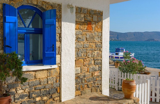 Eleftheria sea side traditional house