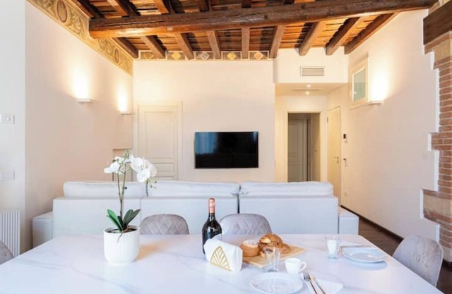 Elegance & Design, 2 Double Bedrooms, Balcony