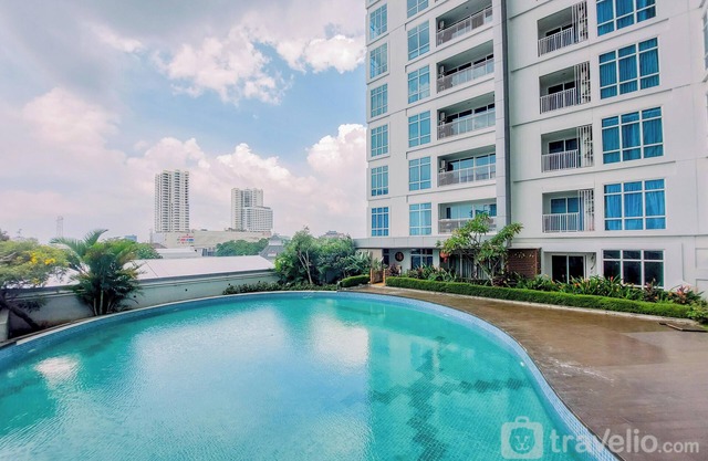 Elegant 2BR Apartment at The Reiz Condominium Medan
