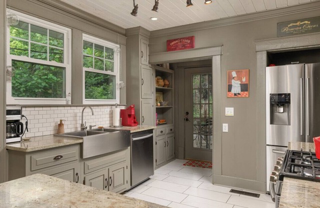 Elegant 2BR North Chatt Bungalow-AMAZING Location!