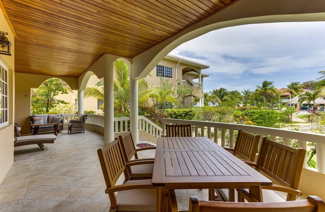 Elegant 2BR Villa w/Shared Pool, Beachfront Prop.