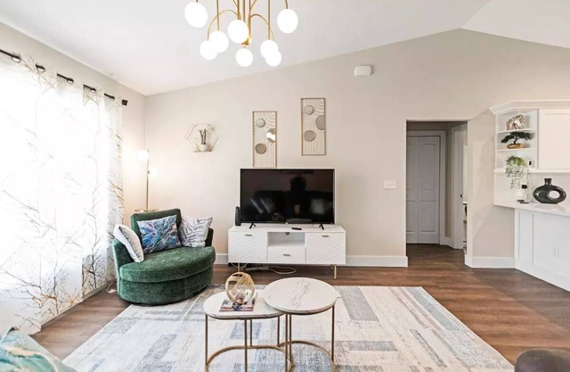 Elegant 3BR Near WEC, Luxury, Comfort, Spacious by Zen Living