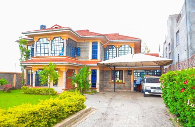 Elegant Airport Mansion