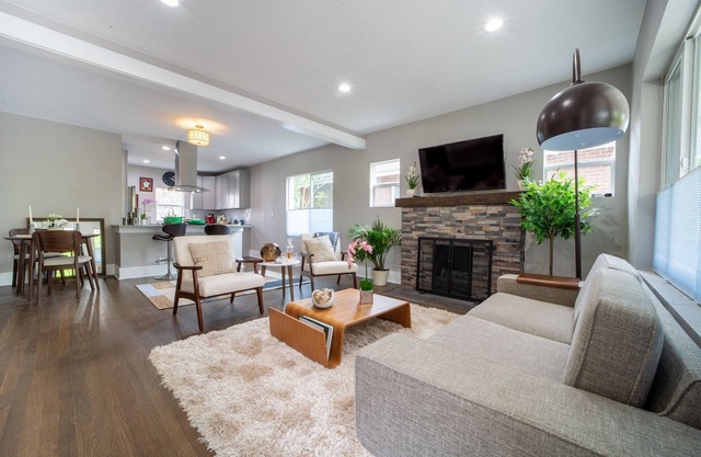 Elegant and Bright 4BR Home near DTWN and RiNo