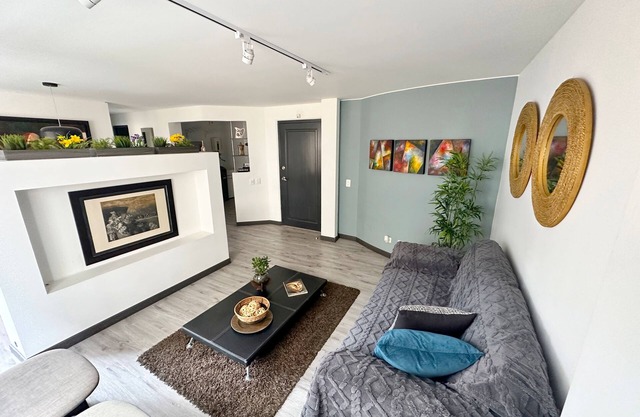 Elegant and quiet - ideal location close to commerce