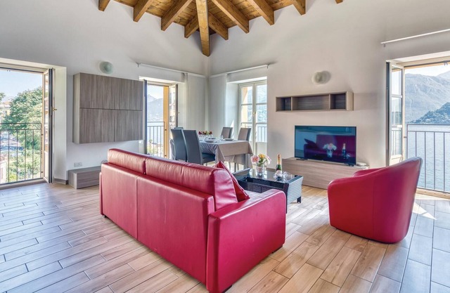 "Elegant and spacious apartments 80 m from the lake in Griante, nice vacation resort on Lake Como, 3