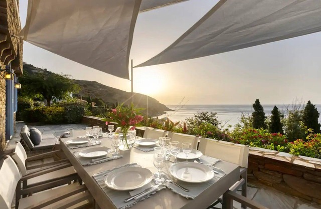Elegant Andros Beach House | Villa Stenies Thalassino | Beautiful SeaViews |.
