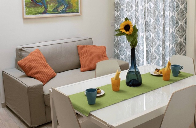 Elegant apartment a stone's throw from the sea