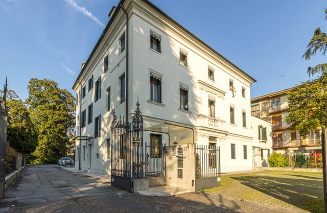 Elegant apartment a stone's throw from the center