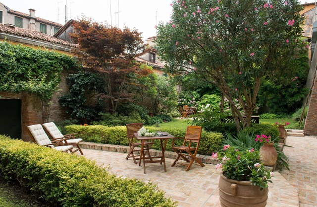 Elegant apartment with garden in S.Croce, Venice