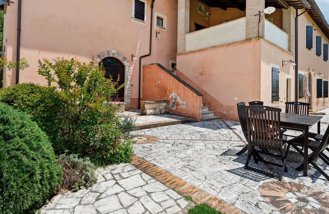 Elegant apartment with swimming pool 1 hour from Rome
