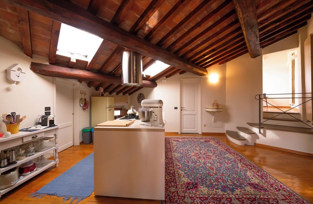 Elegant apartment with panoramic terrace in the historic heart of Pistoia