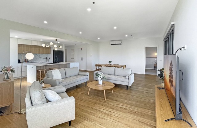 Elegant Batemans Bay Stay with Golf Course Views