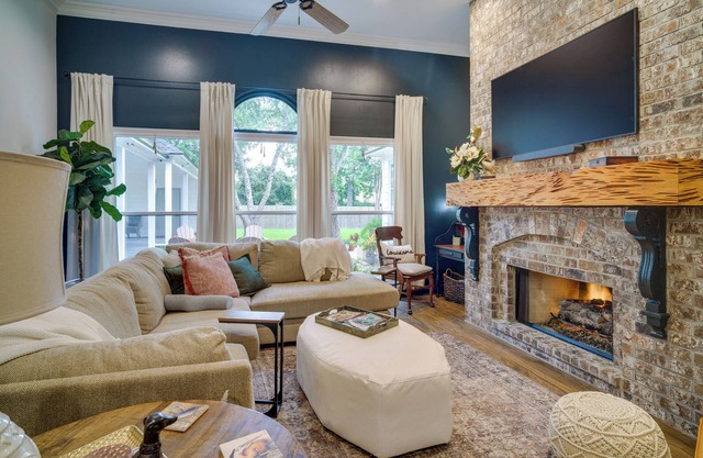 Elegant Baton Rouge Home w/Yard ~ 3 Mi to LSU!