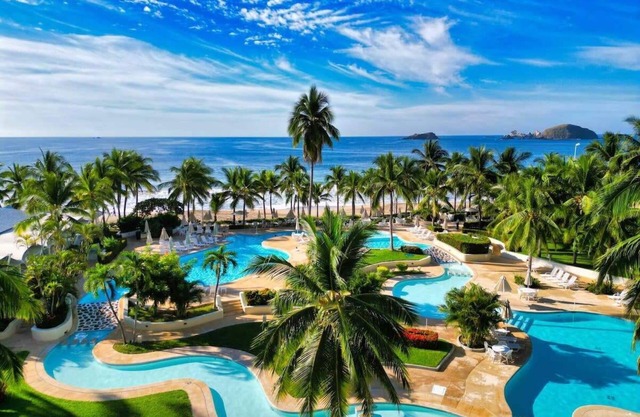 Elegant Beachfront Studio in Monarca Ixtapa