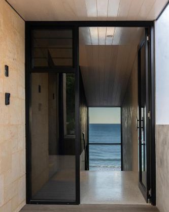 Elegant Beach House & Whale Watching Gem