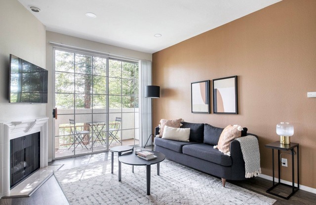 Elegant Beverly Hills 1BR nr The Grove & Rodeo Drive, by Blueground