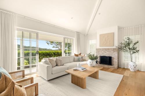 Elegant Bonogin Retreat on Expansive Acreage