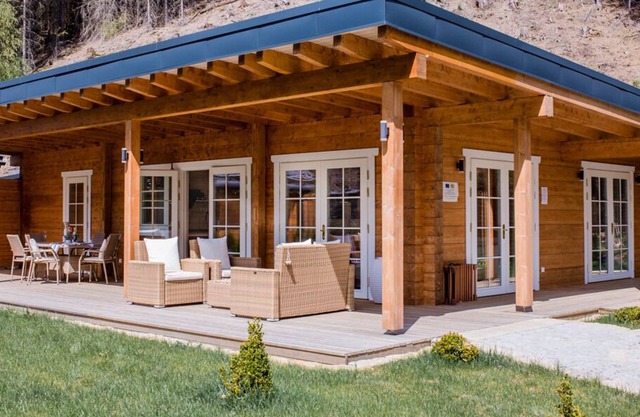 Elegant chalet (100 sqm) with 3 bedrooms and outdoor terrace