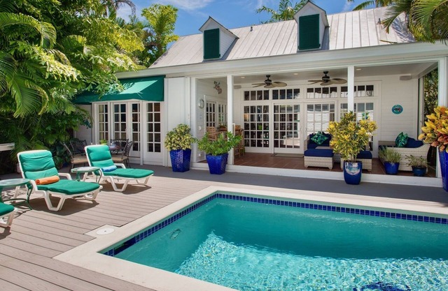 *ELEGANT ESCAPE @ THE ANNEX* Lavish Private Home & Pool + LAST KEY SERVICES…