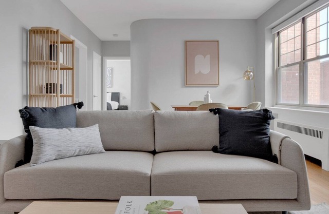 Elegant Evanston 2BR, 1 mile from Northwestern campus, by Blueground