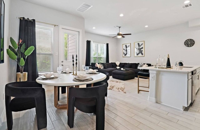 Elegant Fall Home: Fast Wi-Fi - Memorial
