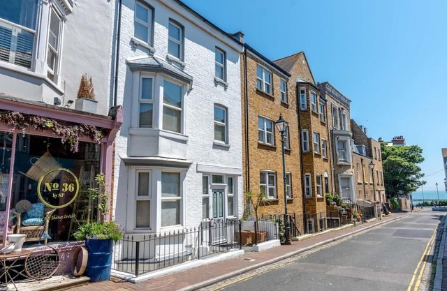 Elegant Family Townhouse-Conservation Area-Garden