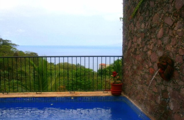 ELEGANT GET AWAY FROM IT ALL, LUXURY & STYLE! OCEAN Views!