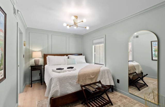 Elegant Golf Front Condo w/King, Walk to Village