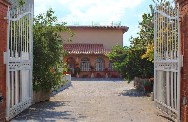 Elegant guesthouse in the historic center