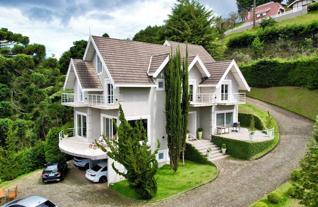Elegant house in mountain condominium