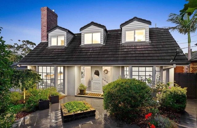 Elegant, Modernly Styled 4BR Melbourne Gem