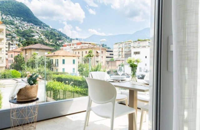 Elegant new Apt with AC, private balcony & garage