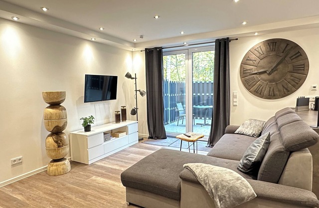 Elegant new building between Hamburg & Lübeck, Baltic Sea with parking lot in Reinfeld