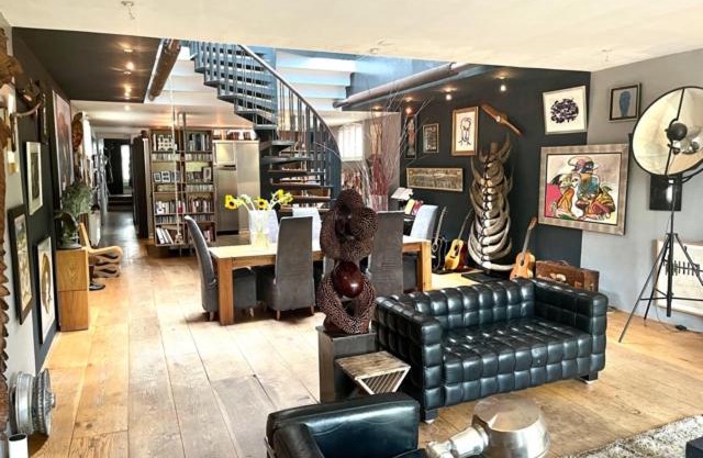 Elegant penthouse LOFT of 250 m2 in city centre with huge roofgarden 80 m2