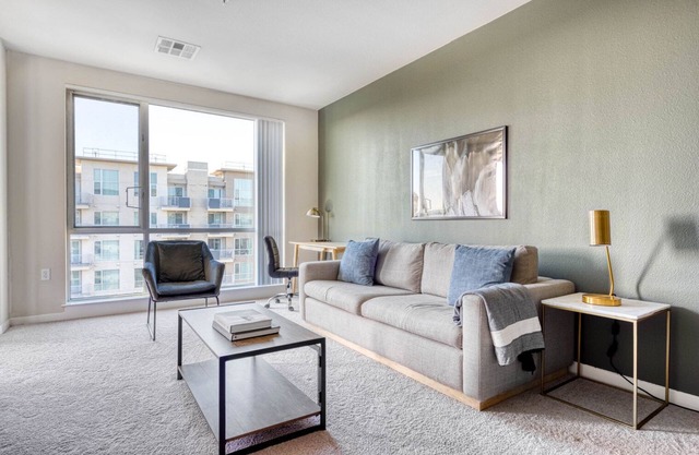 Elegant Santa Clara 1BR w/Gym, Pool & W/D, nr tech HQs, by Blueground