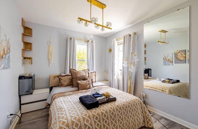 Elegant Serene Escape in Wyandotte