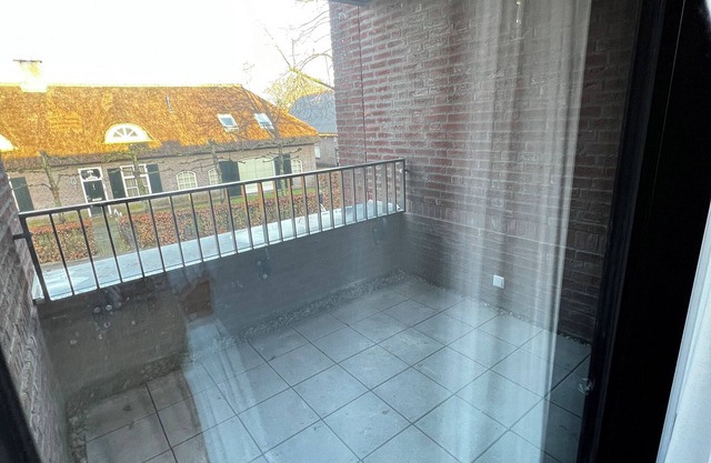 Elegant stay with parking, WiFi, and contemporary furnishings near local shops. Sleeps four