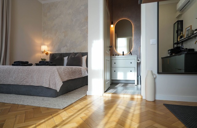 Elegant Studio in the Historic Center, AC, Quiet Area