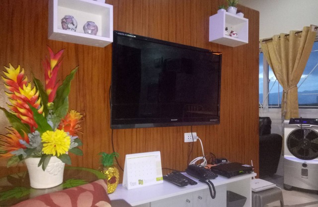 Elegant studio near SM City cebu by AMID CONDO RENTAL SERVICES
