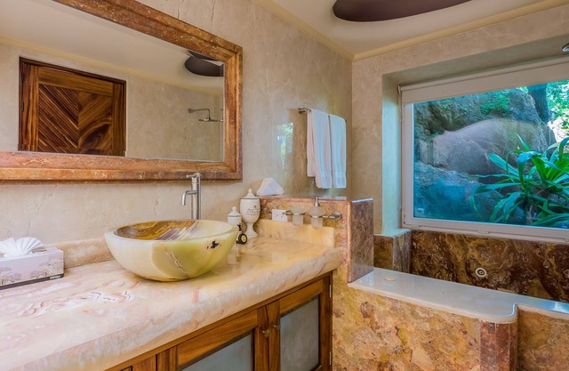 Elegant suite with beach view