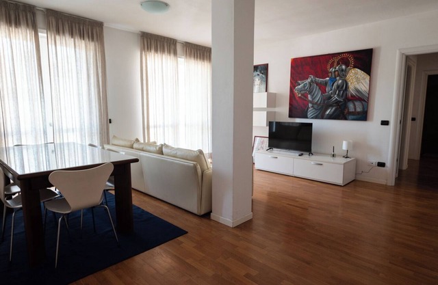Elegant three-bedroom apartment with pool