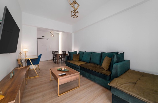 Elegant Two-Bedroom in Exarcheia | Peridot - Homes